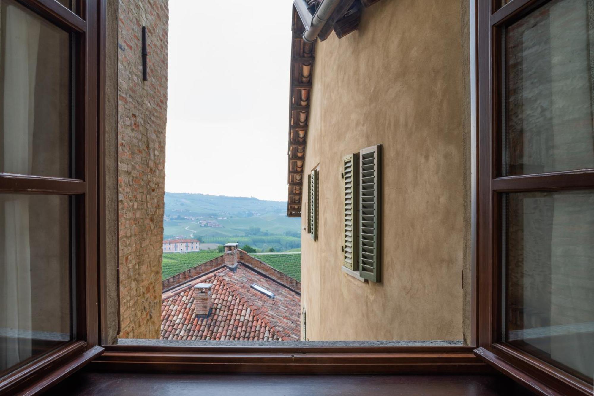 Le Torri - Castiglione Falletto Hotel Buitenkant foto