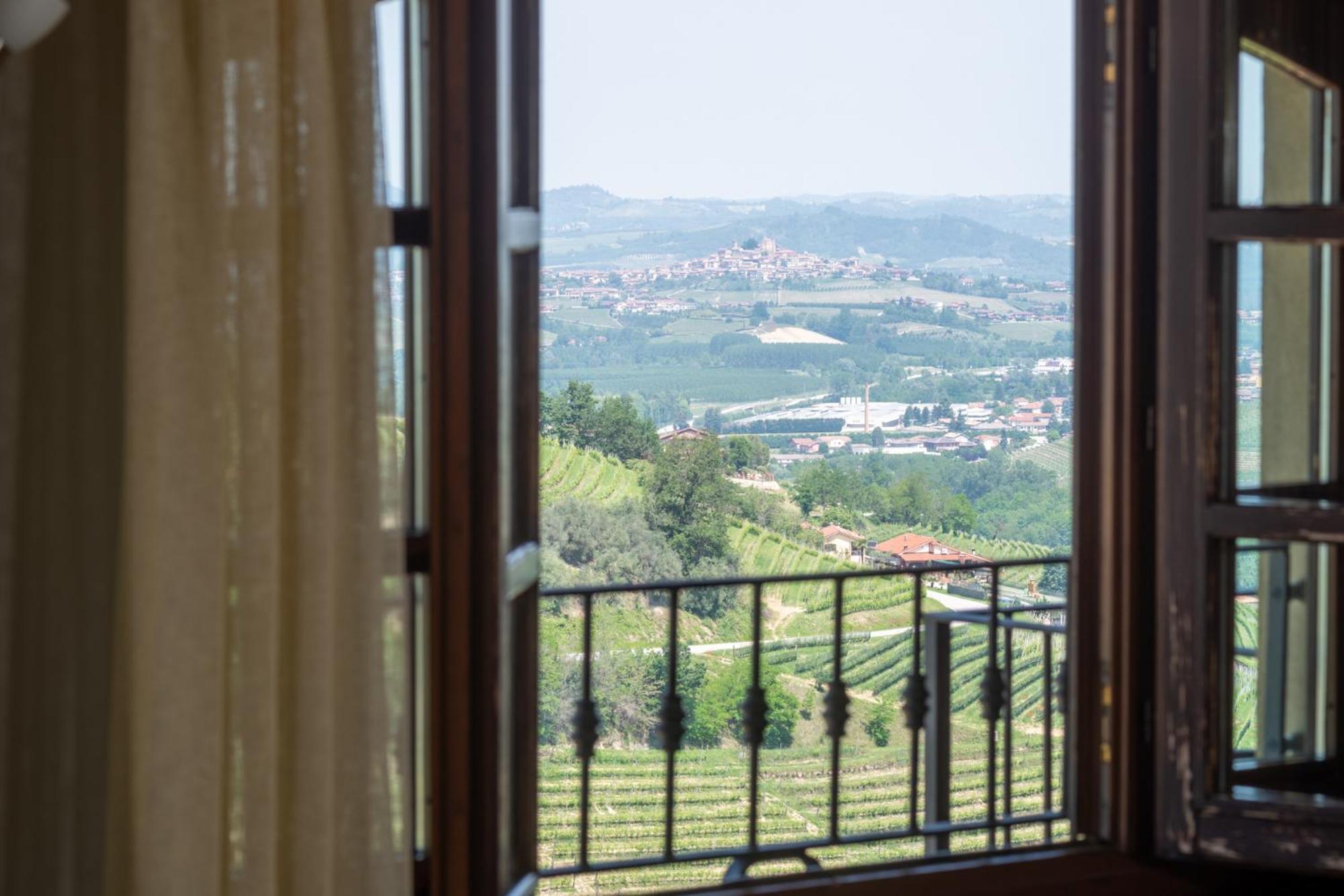 Le Torri - Castiglione Falletto Hotel Buitenkant foto