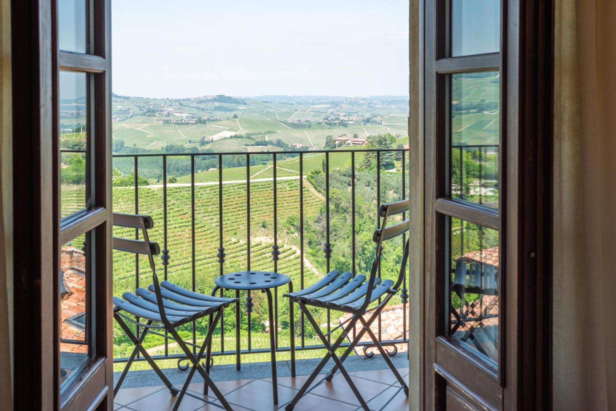 Le Torri - Castiglione Falletto Hotel Buitenkant foto