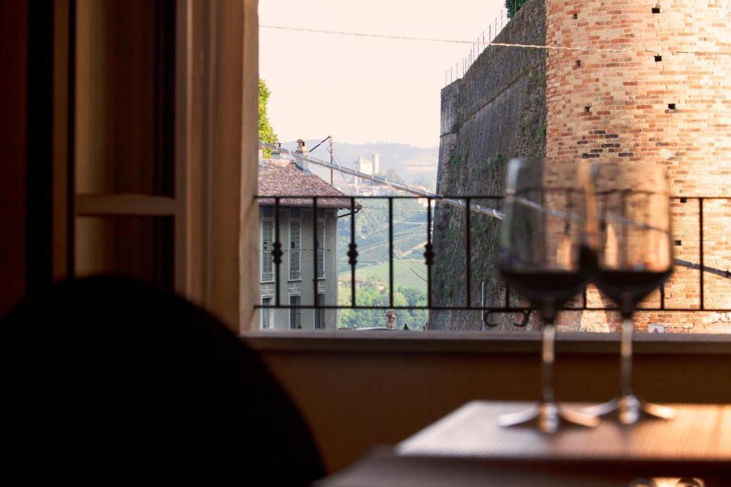 Le Torri - Castiglione Falletto Hotel Kamer foto