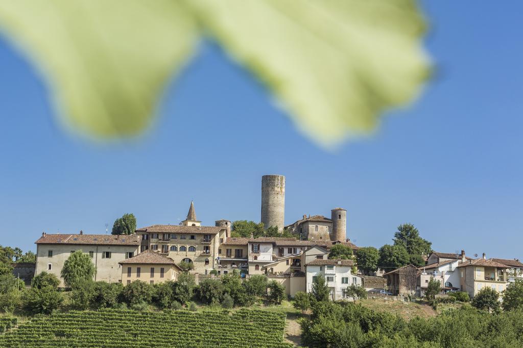 Le Torri - Castiglione Falletto Hotel Buitenkant foto