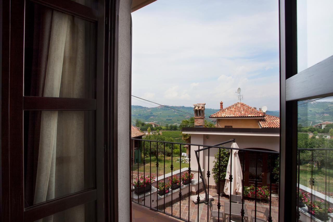 Le Torri - Castiglione Falletto Hotel Buitenkant foto